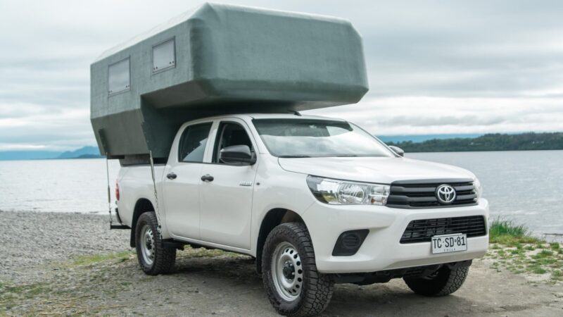 camper toyota 4x4 front right view