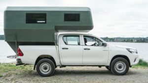 camper toyota 4x4 right side view